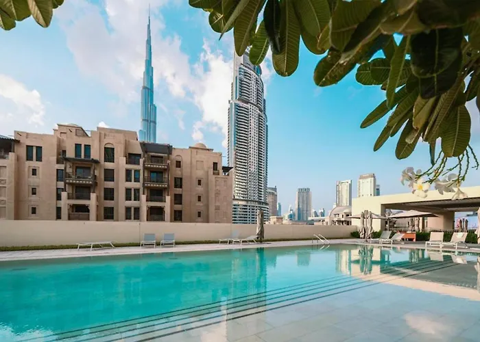 5 Minute Walk To The Fountains! Full Burj Khalifa View! 5-Star Pool & Gym!