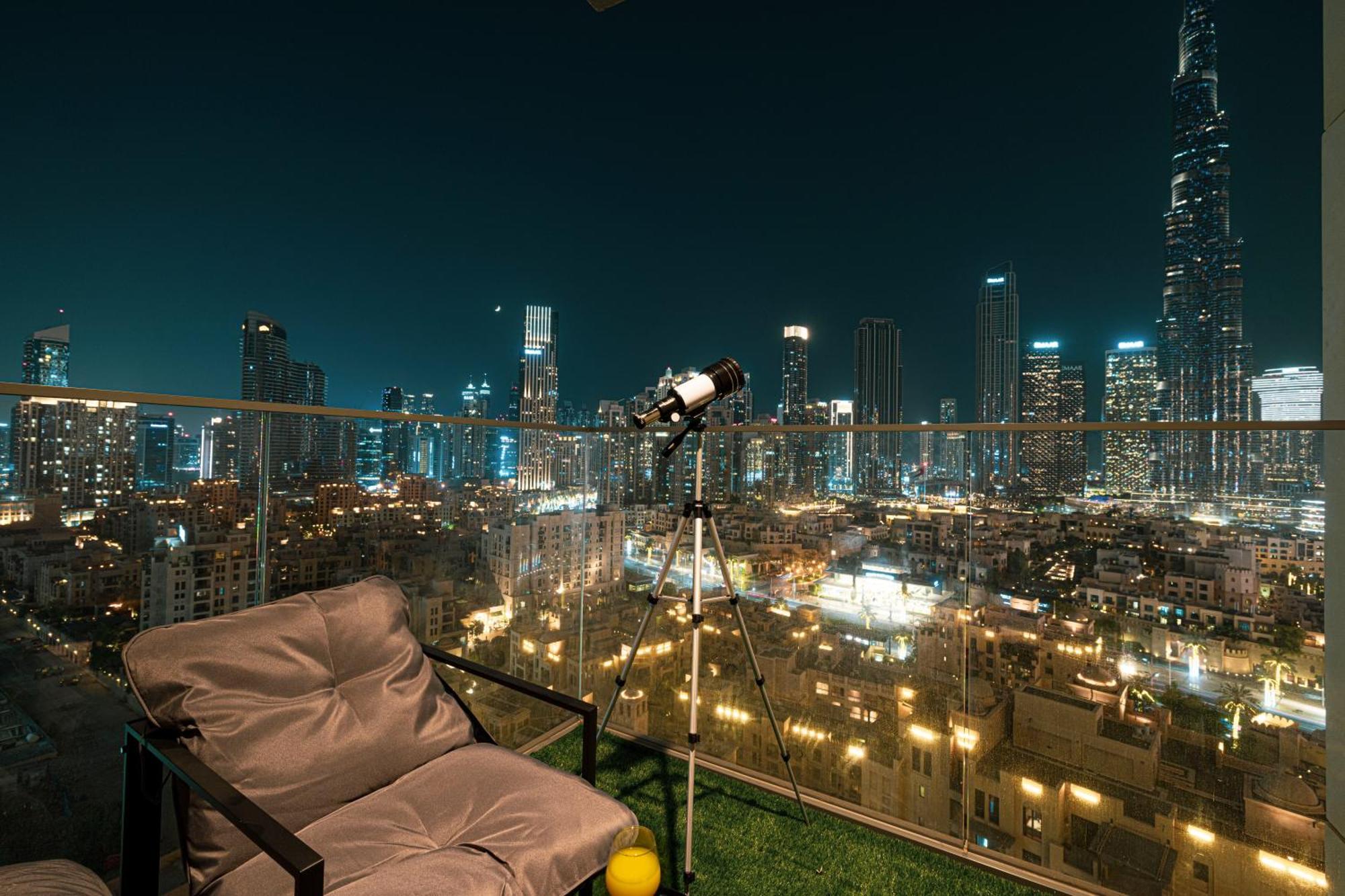 5 Minute Walk To The Fountains! Full Burj Khalifa View! 5-star Pool & Gym! Appartamento Dubai