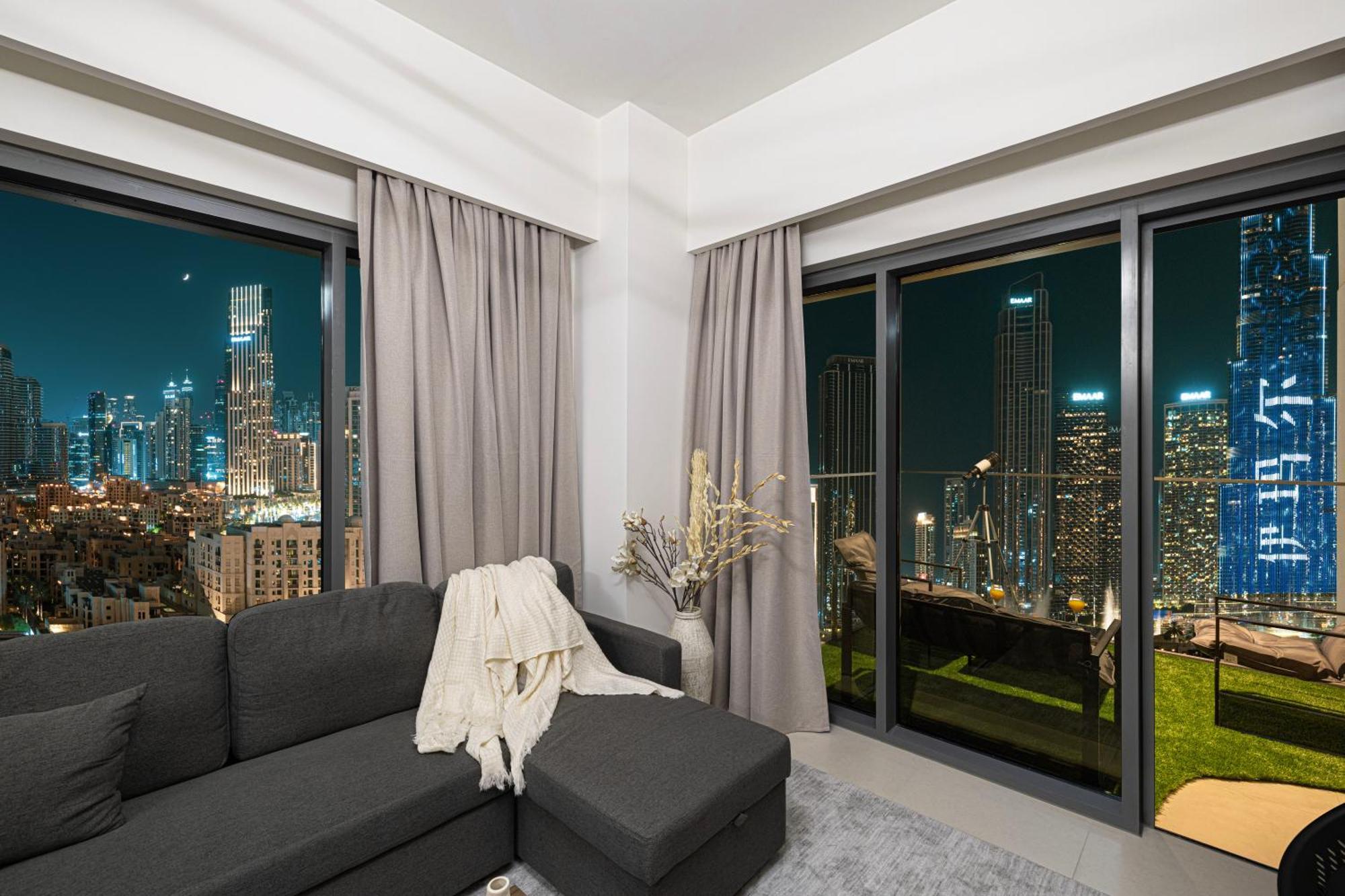5 Minute Walk To The Fountains! Full Burj Khalifa View! 5-star Pool & Gym! Appartamento