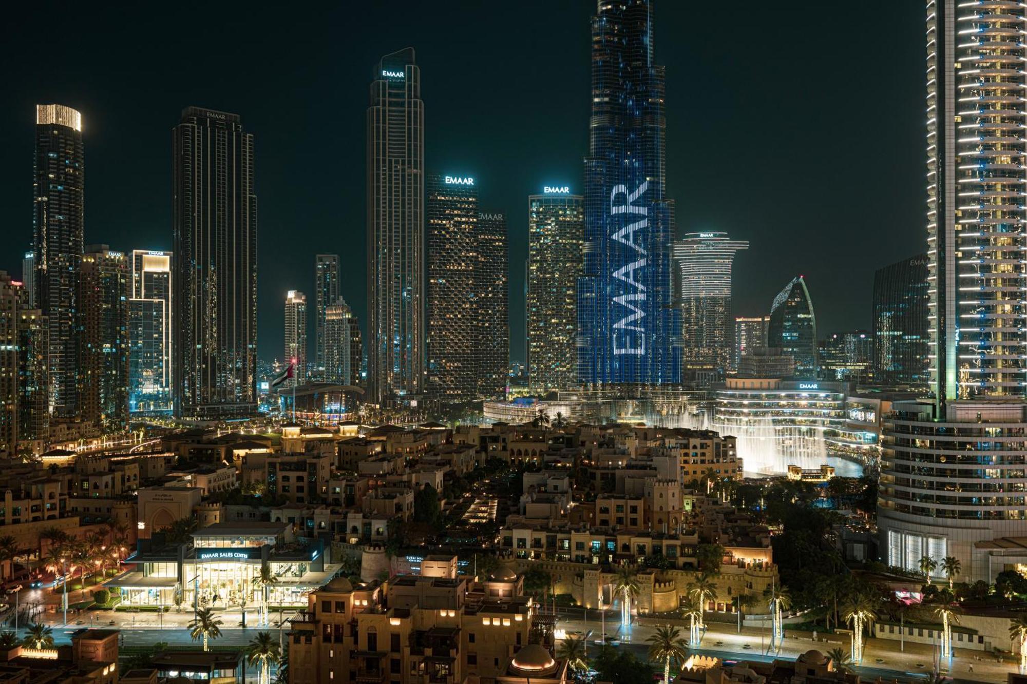 Apartment 5 Minute Walk To The Fountains! Full Burj Khalifa View! 5-star Pool & Gym! *