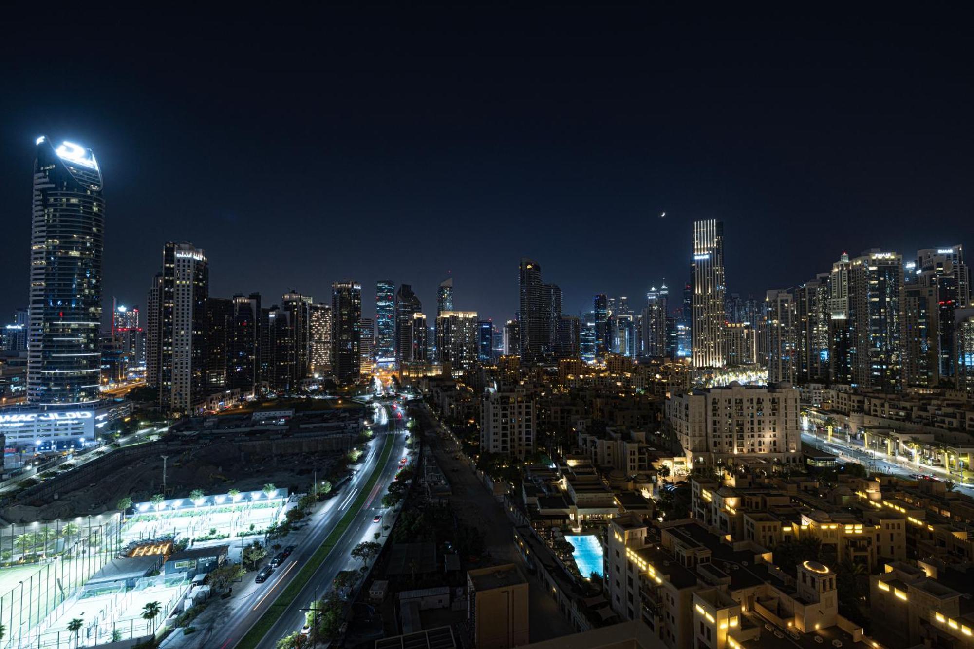 5 Minute Walk To The Fountains! Full Burj Khalifa View! 5-star Pool & Gym! Appartamento Dubai