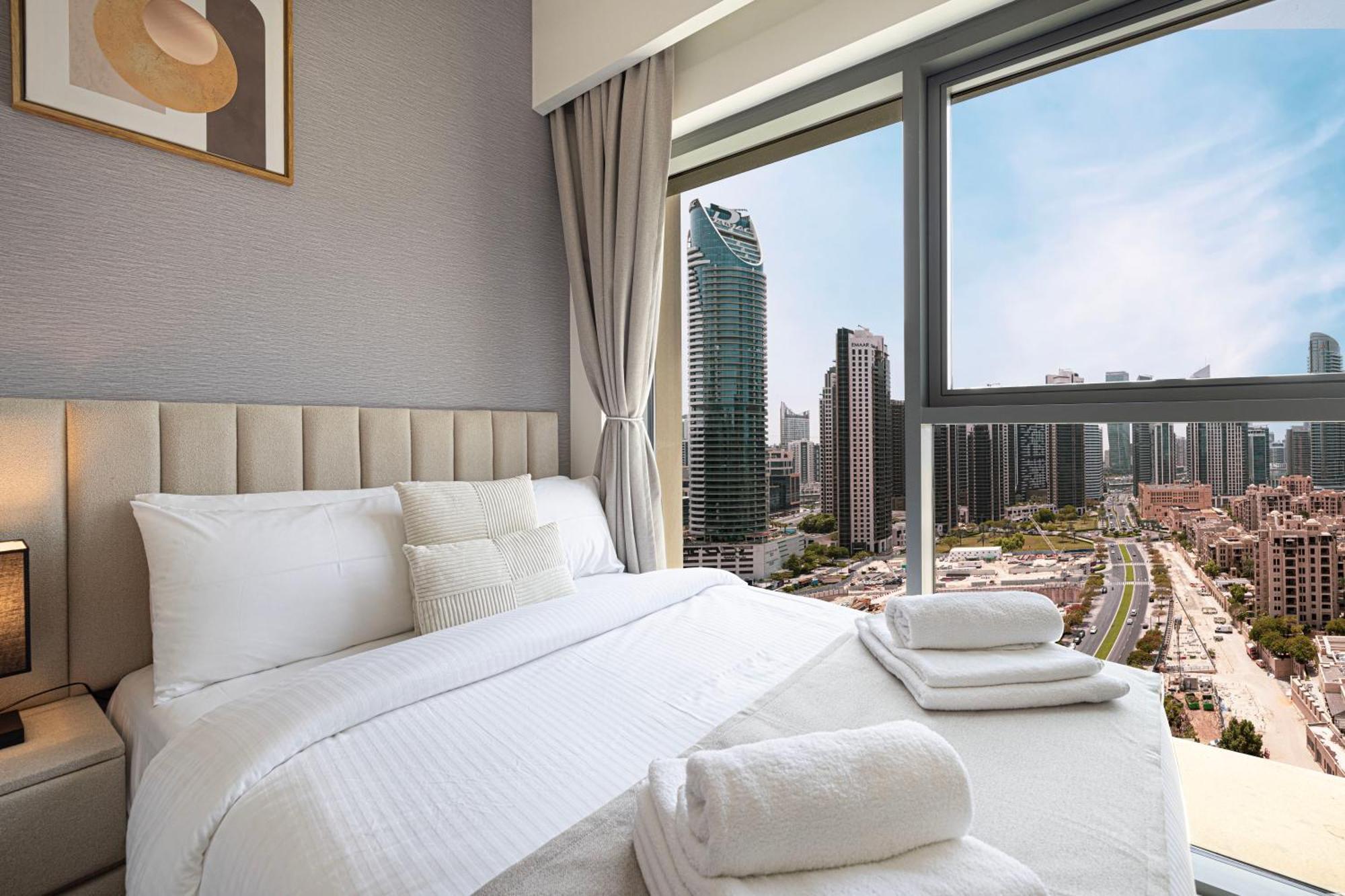 5 Minute Walk To The Fountains! Full Burj Khalifa View! 5-star Pool & Gym! Appartamento