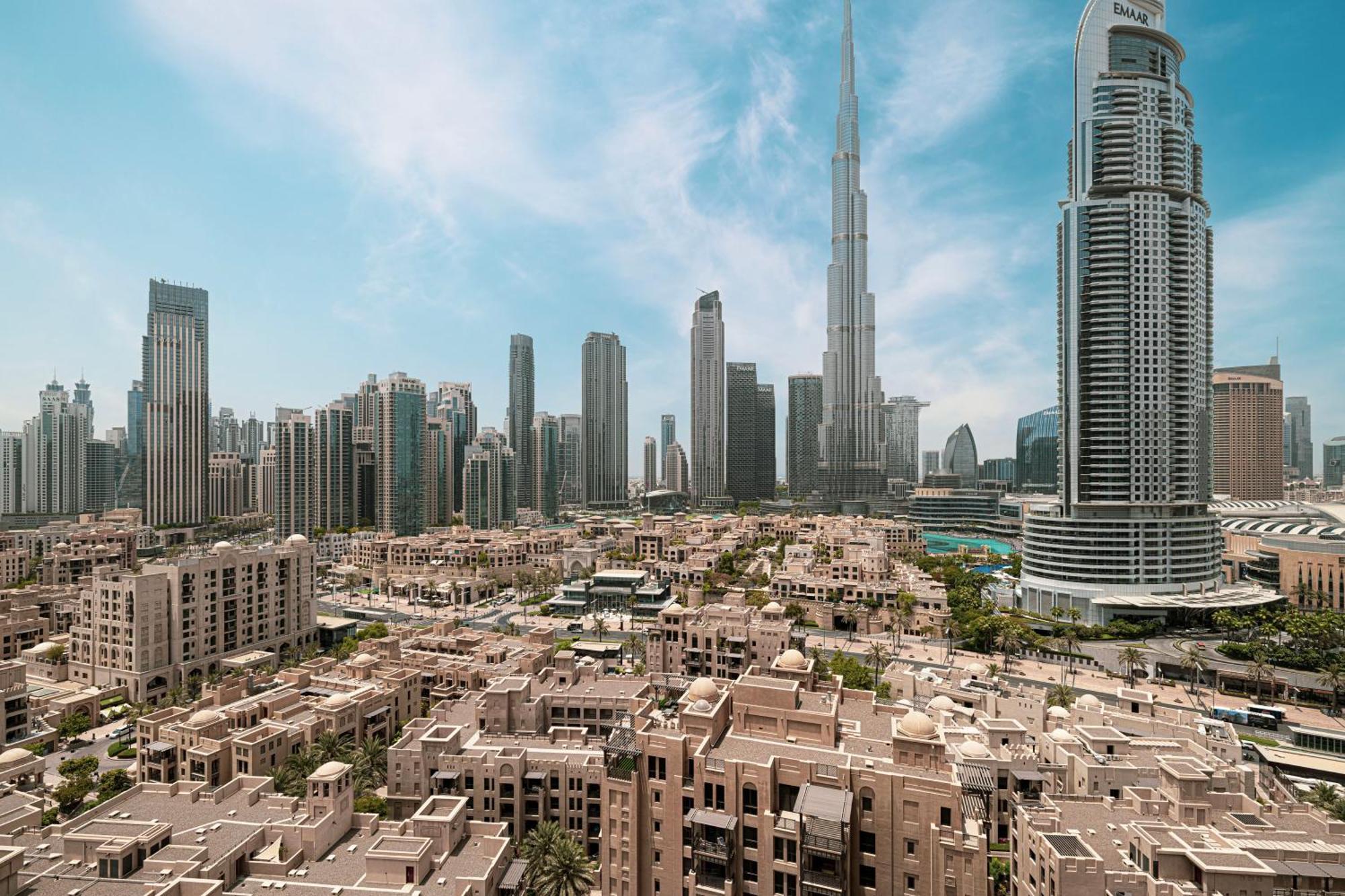 Apartment 5 Minute Walk To The Fountains! Full Burj Khalifa View! 5-star Pool & Gym! Dubai
