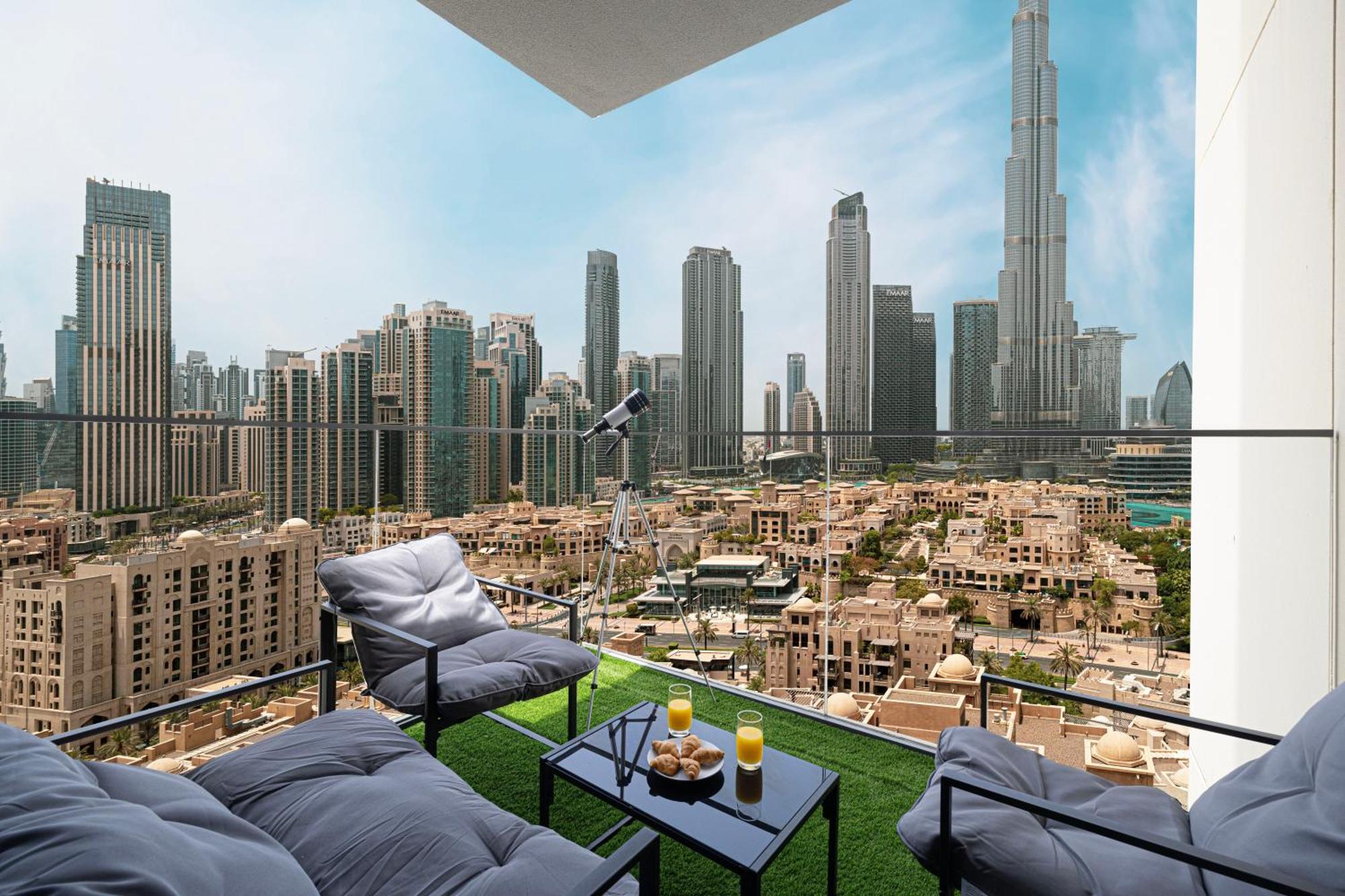 5 Minute Walk To The Fountains! Full Burj Khalifa View! 5-star Pool & Gym! Appartamento Dubai