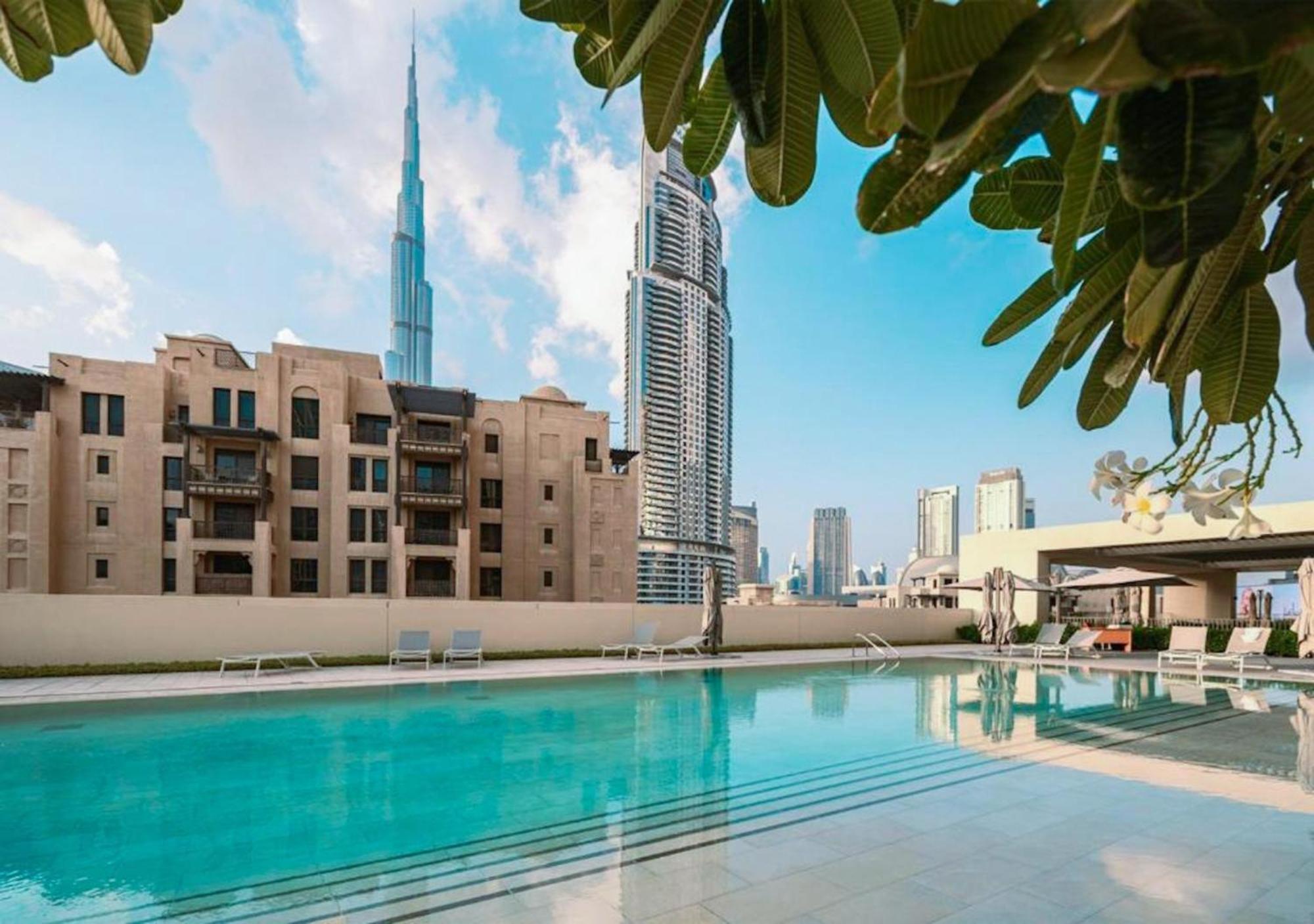 Apartment 5 Minute Walk To The Fountains! Full Burj Khalifa View! 5-star Pool & Gym! Dubai