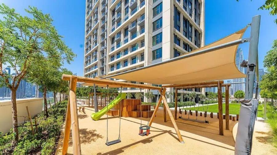 5 Minute Walk To The Fountains! Full Burj Khalifa View! 5-star Pool & Gym! Apartment