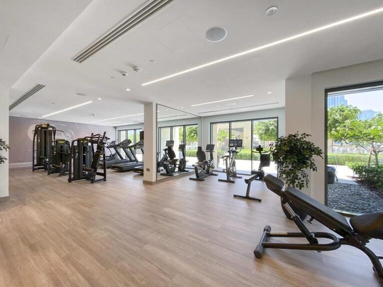 5 Minute Walk To The Fountains! Full Burj Khalifa View! 5-star Pool & Gym! Apartment