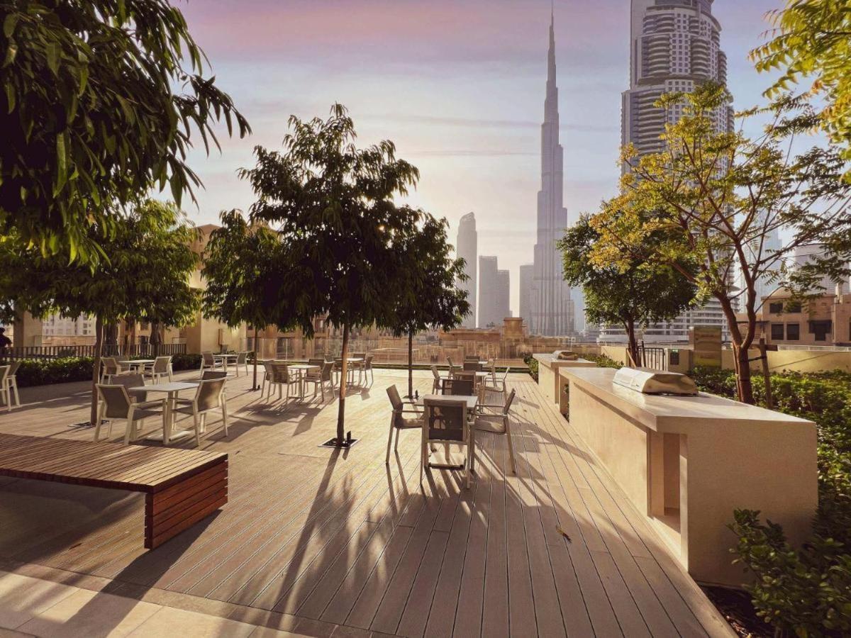 5 Minute Walk To The Fountains! Full Burj Khalifa View! 5-star Pool & Gym! Apartment *