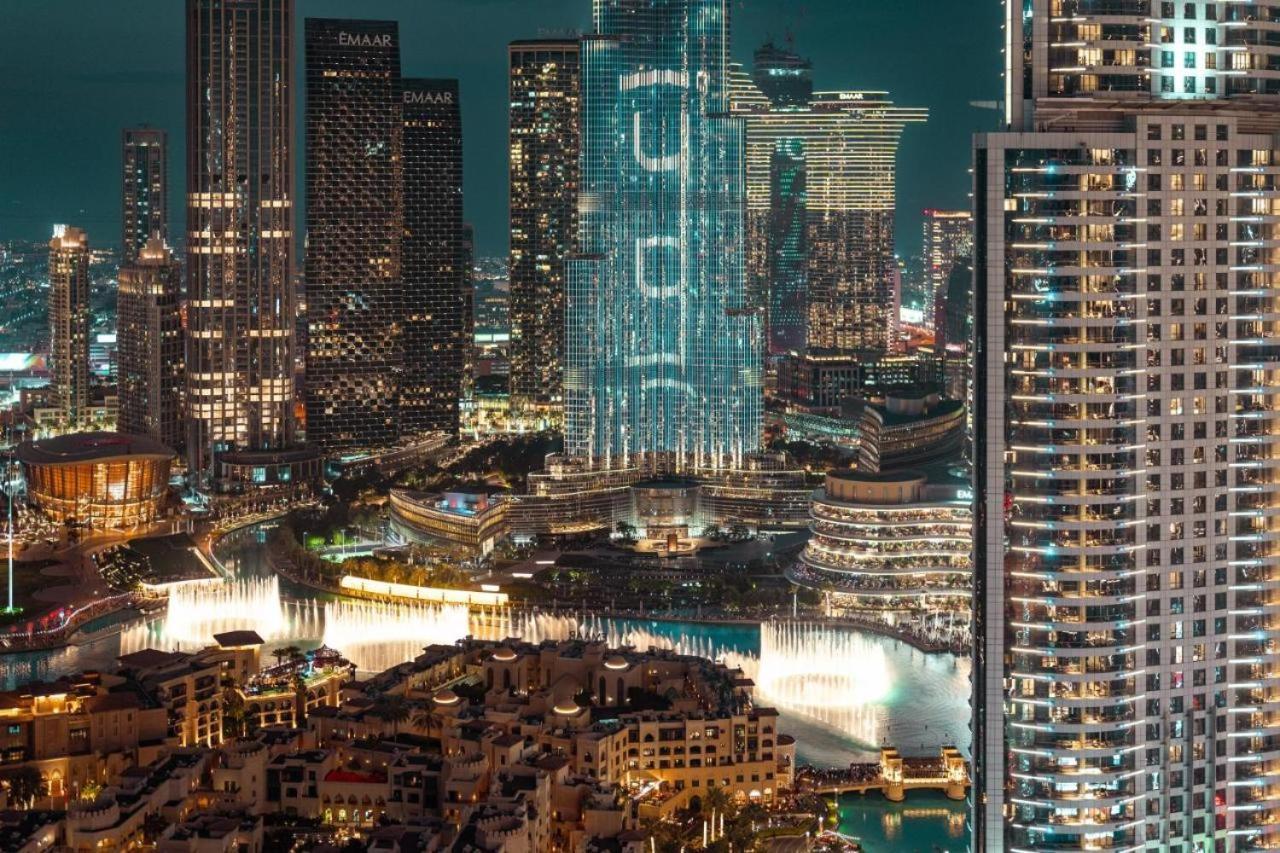 5 Minute Walk To The Fountains! Full Burj Khalifa View! 5-star Pool & Gym! Dubai